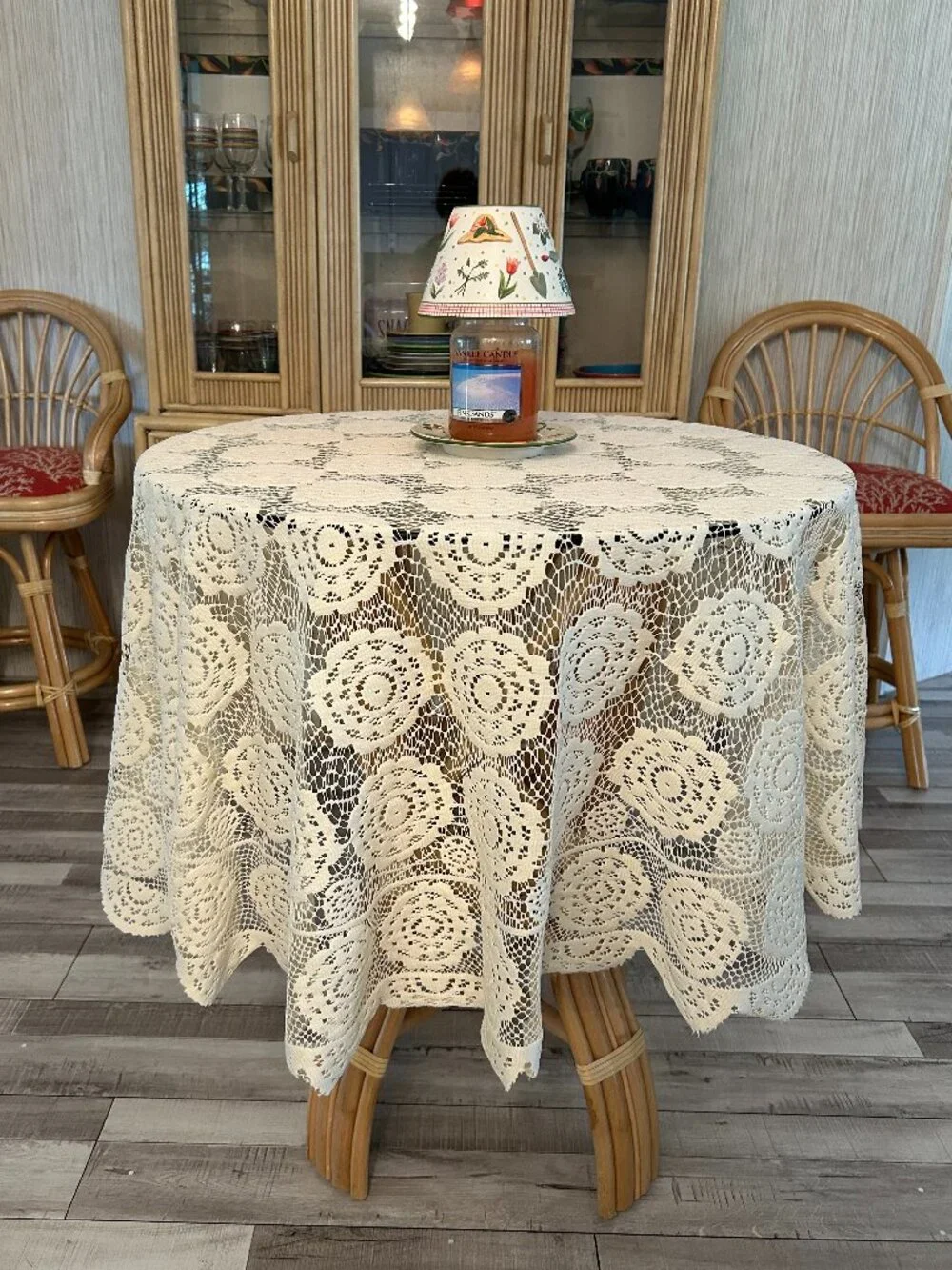 Floral Lace Medallions Scalloped Edged Tablecloth 70